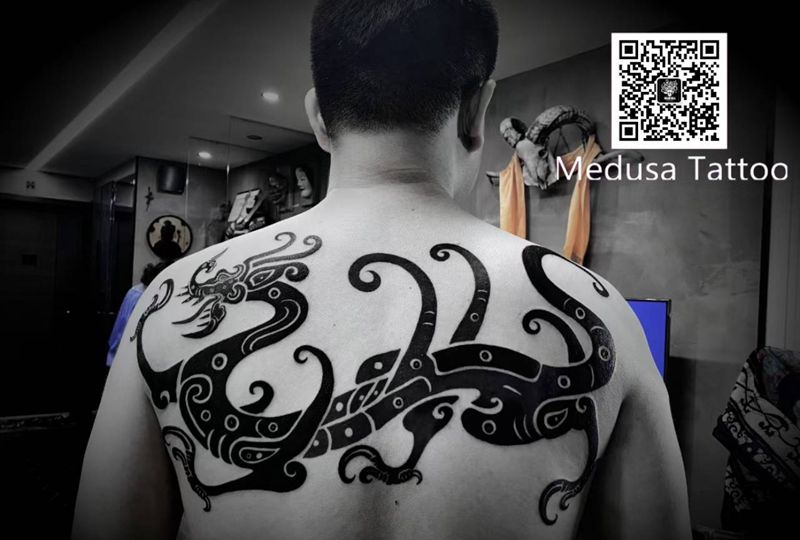 青龙纹身图片_背部纹身图案