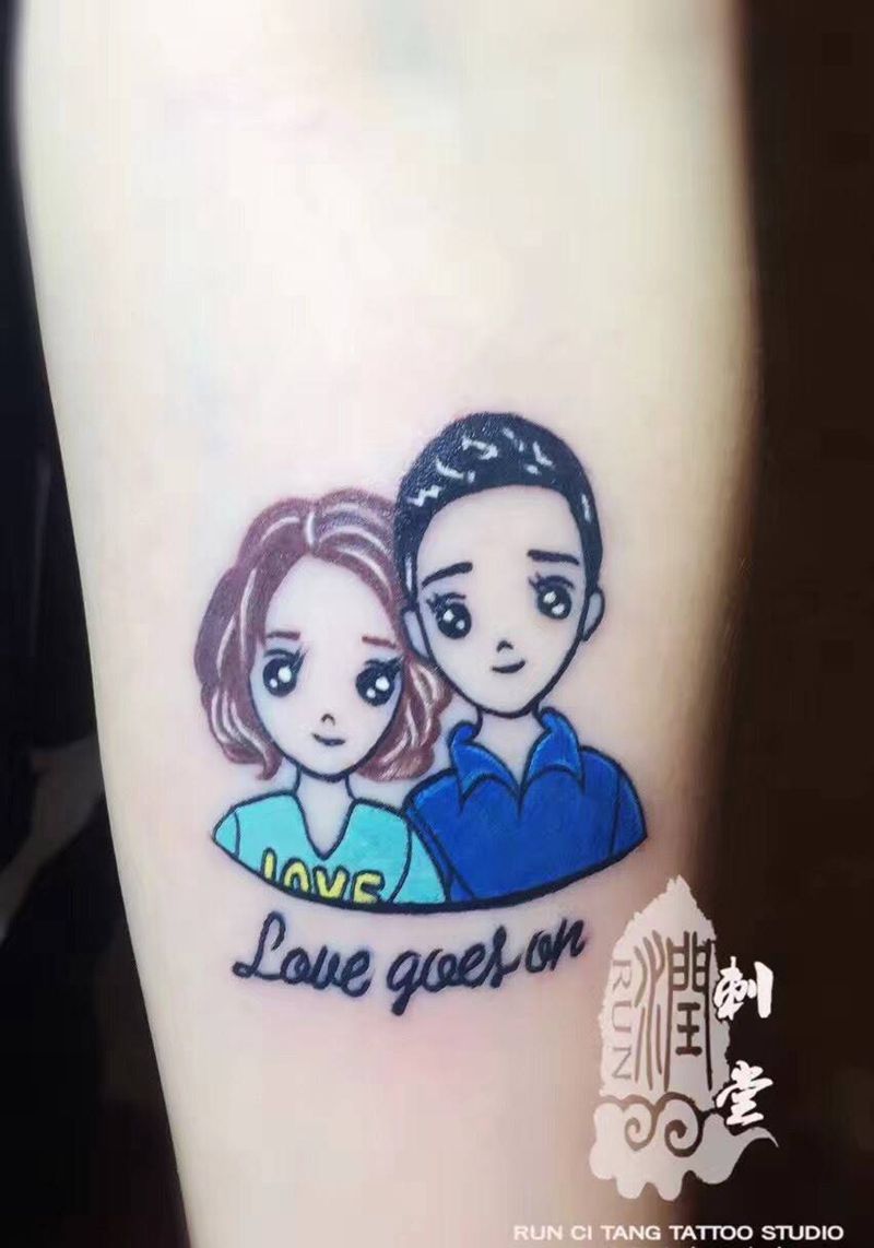 漫画版人物纹身图片_成品手臂手部肖像清新人物情侣纹身图案