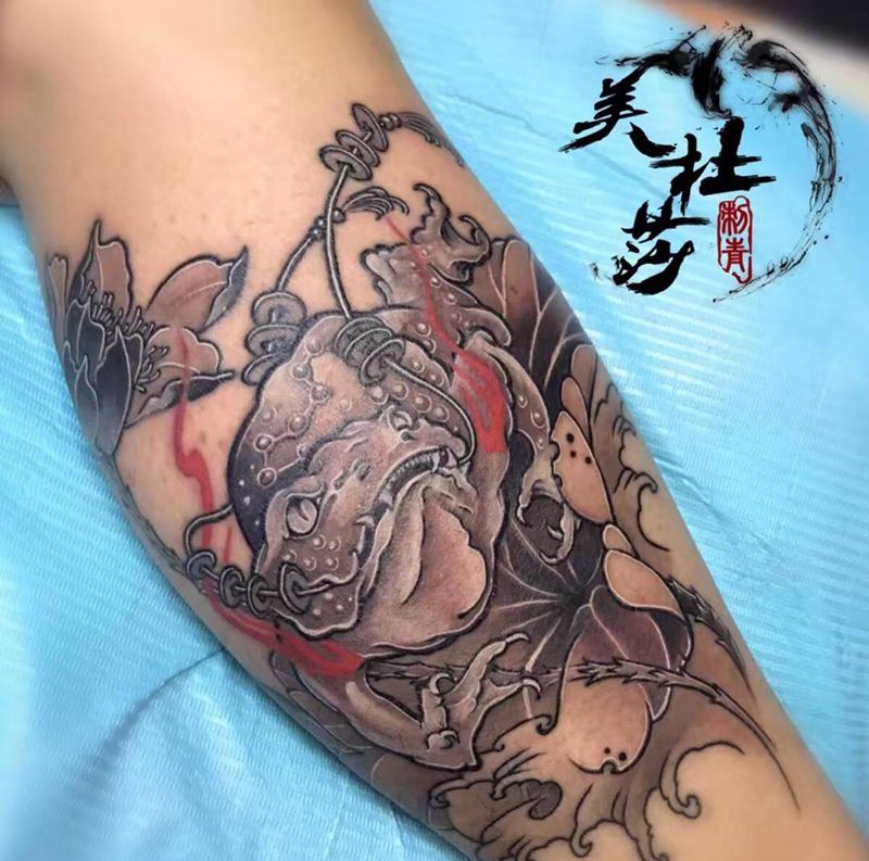 招财金蟾。纹身图片_成品腿部传统习俗动物纹身图案