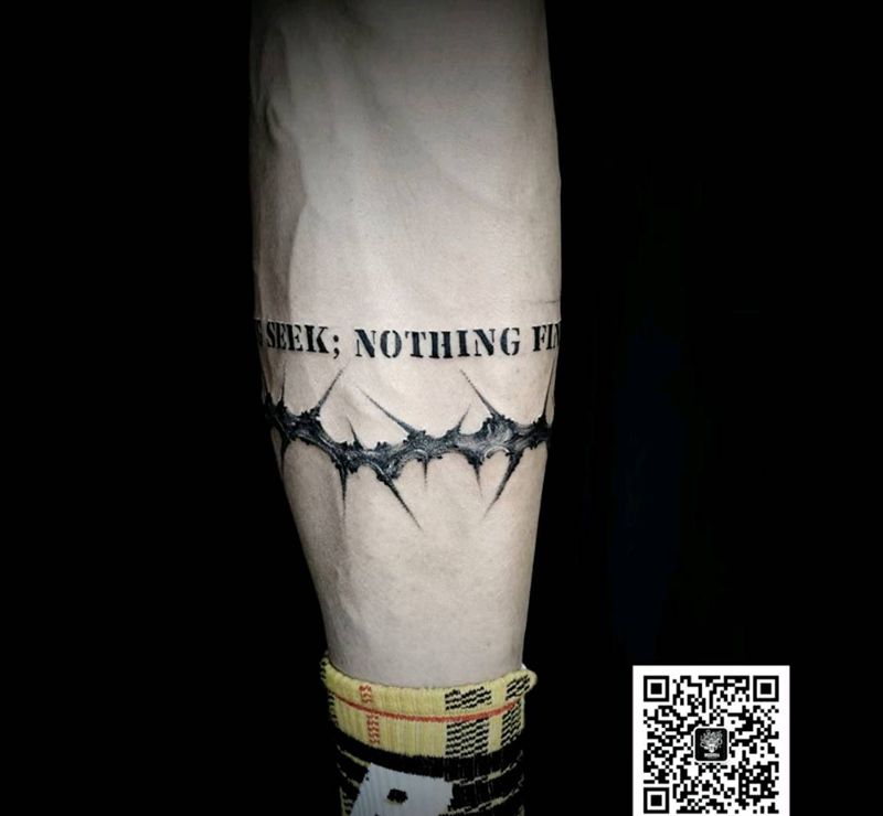 荆棘纹身图片_腿部点刺纹身图案