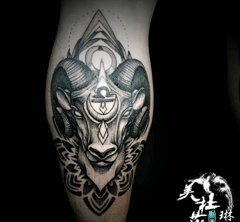 小琳作品纹身图片_腿部纹身图案