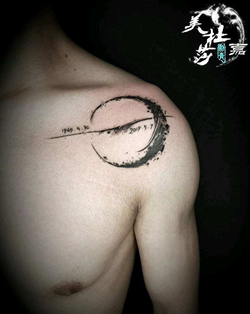 水墨纹身图片_胸部水墨纹身图案