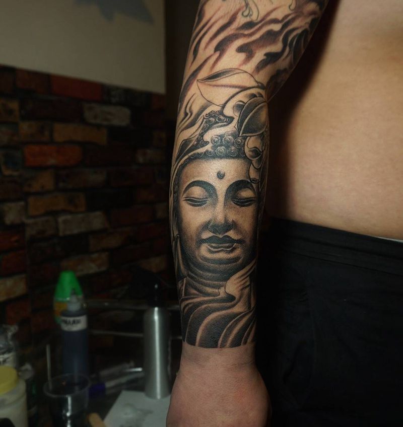 佛头鲤鱼花臂纹身图片