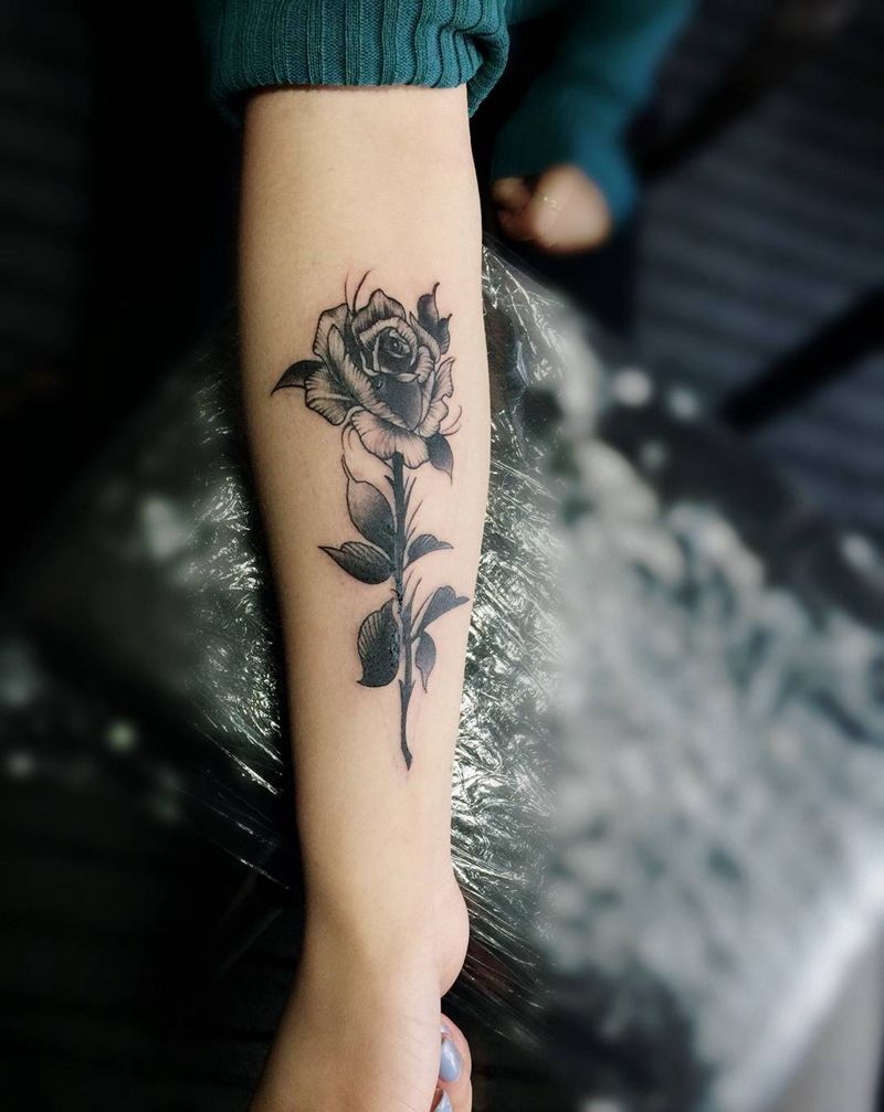 玫瑰花遮盖疤痕纹身图片