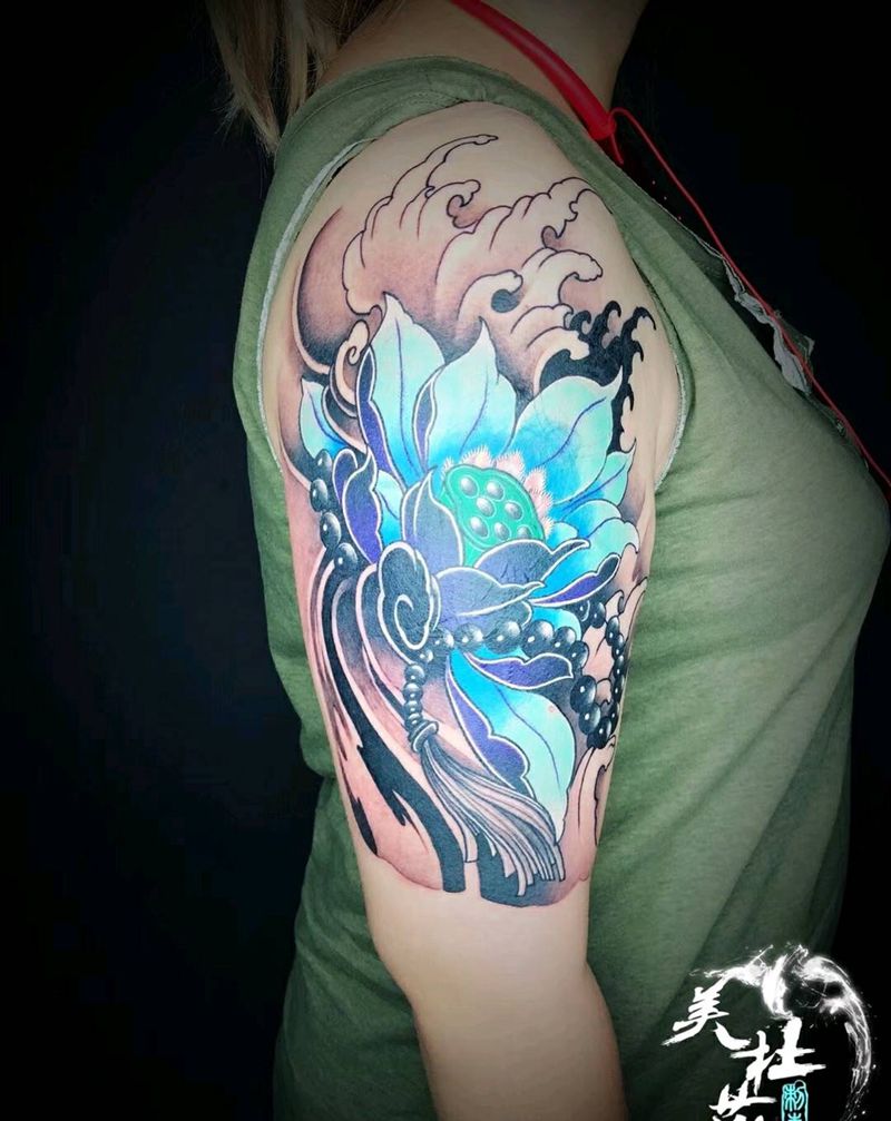 莲花遮盖纹身图片