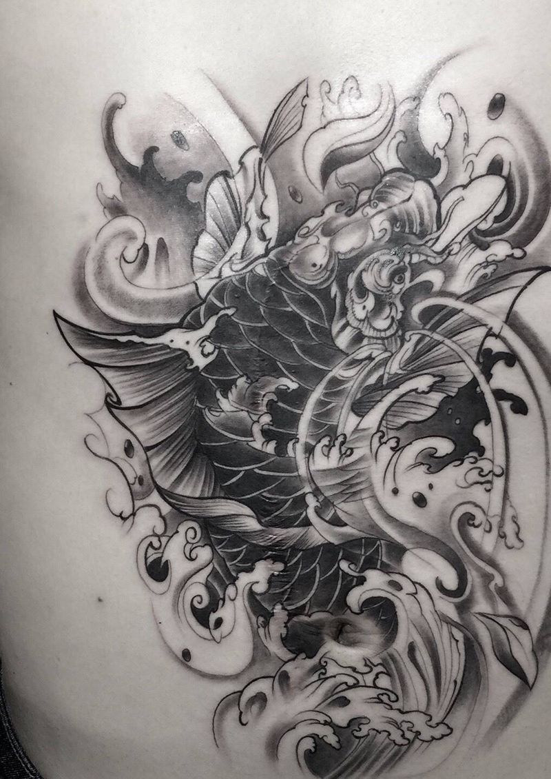 鲤鱼遮盖肚子手术疤痕纹身图片