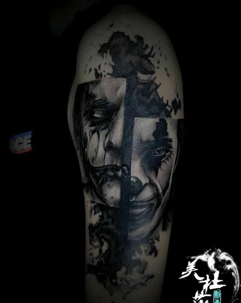 小丑纹身图片_腿部纹身图案