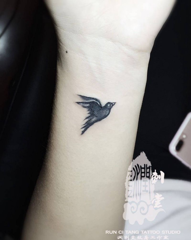 小小的遮盖纹身图片_成品手部手臂清新动物纹身图案