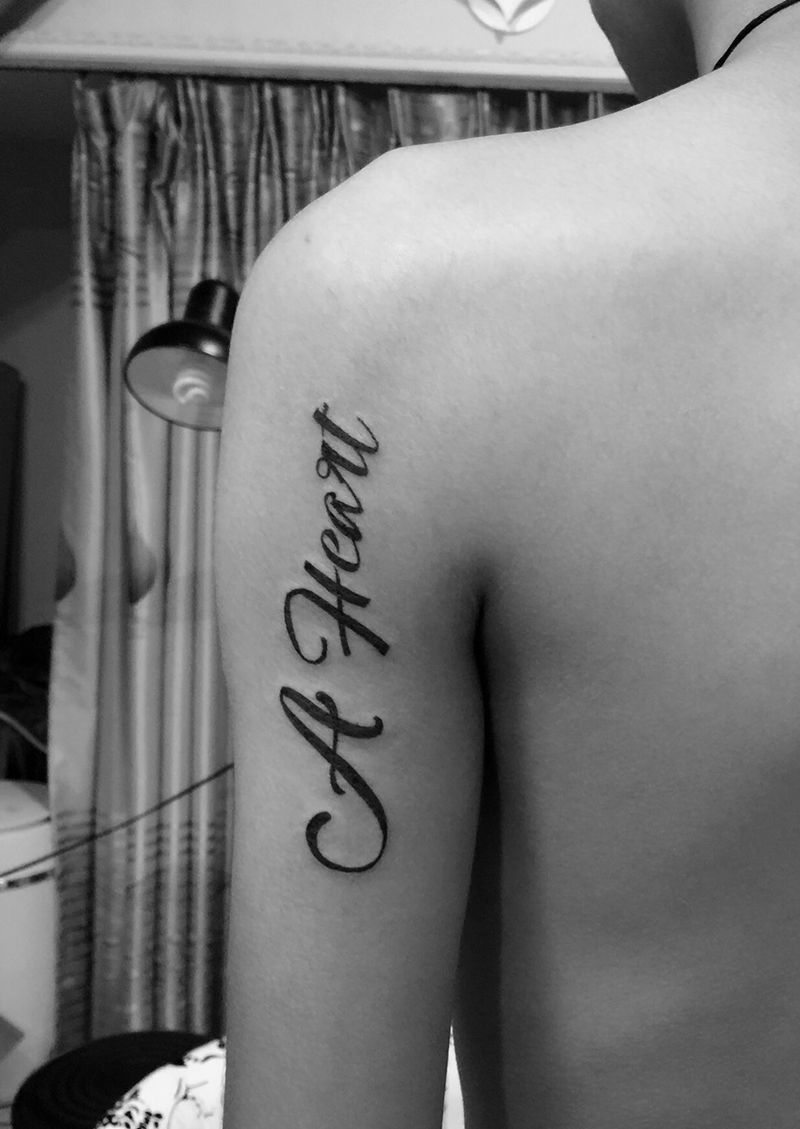 小字母纹身图片