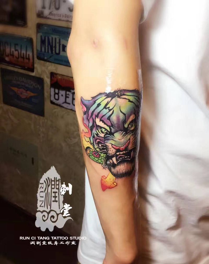 老虎纹身图片_成品手臂手部欧美动物纹身图案