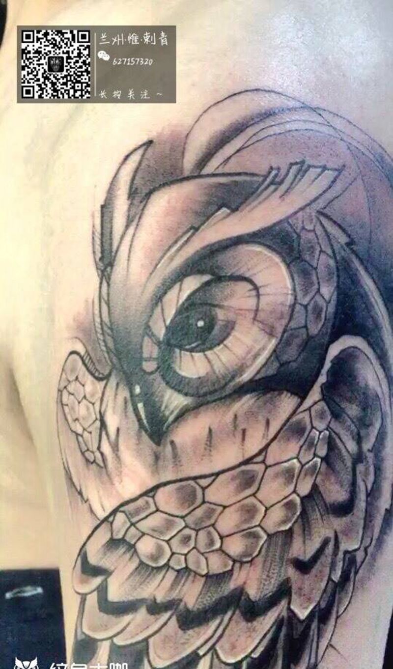 写意猫头鹰纹身图片_成品手臂欧美动物纹身图案