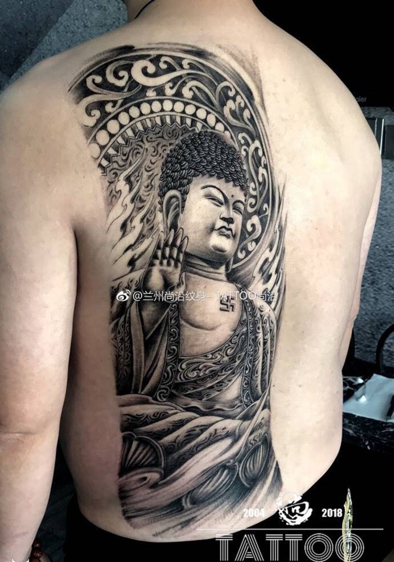 半背佛纹身图片