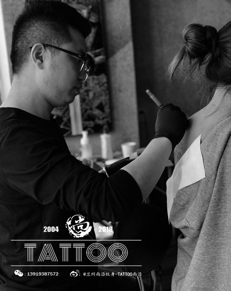 工作花絮纹身图片