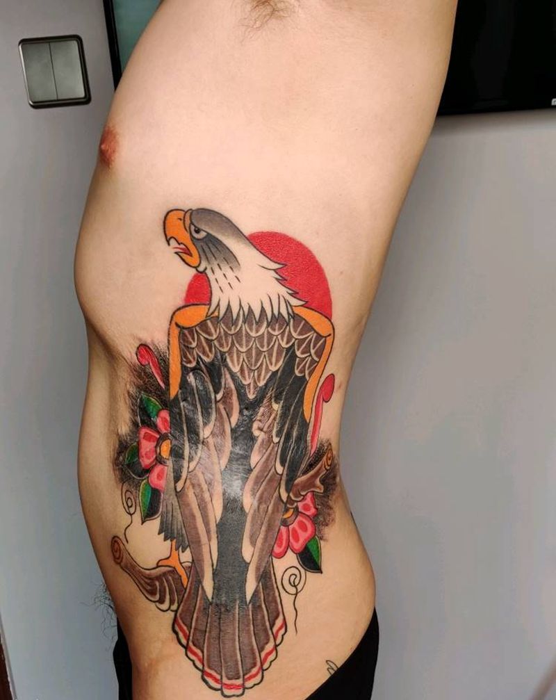 鹰纹身图片_腰部Old School纹身图案