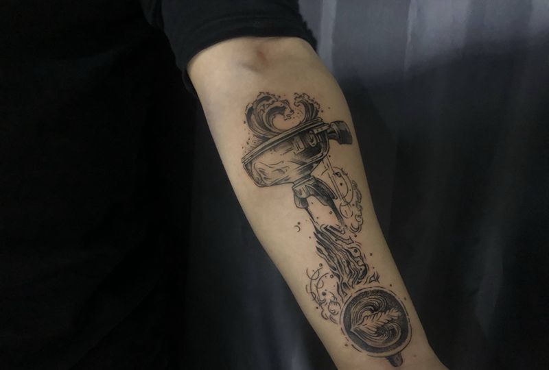 咖啡纹身图片_手臂New School点刺纹身图案