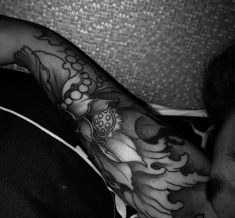 买家秀，部分未完成纹身图片_手臂花体字新传统纹身图案