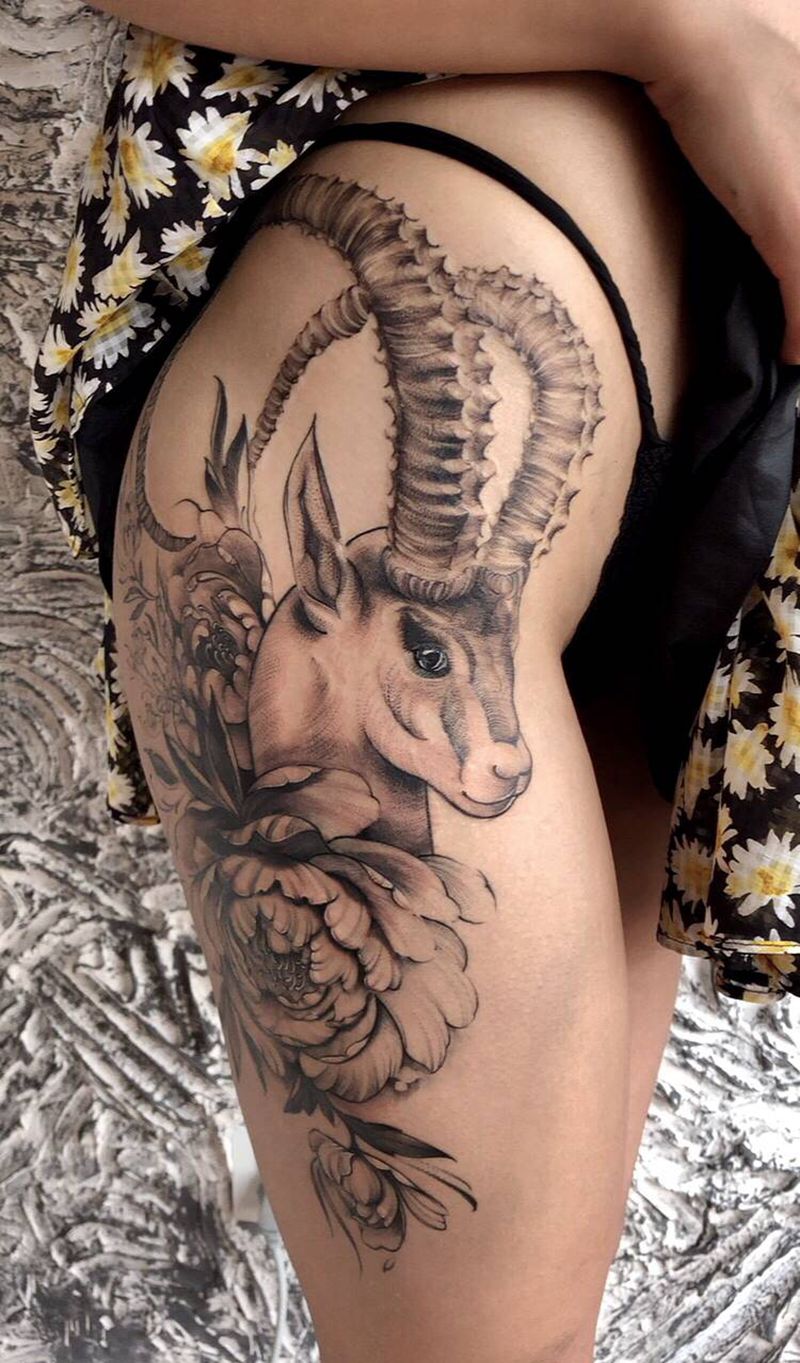 羚羊纹身图片_腿部点刺纹身图案