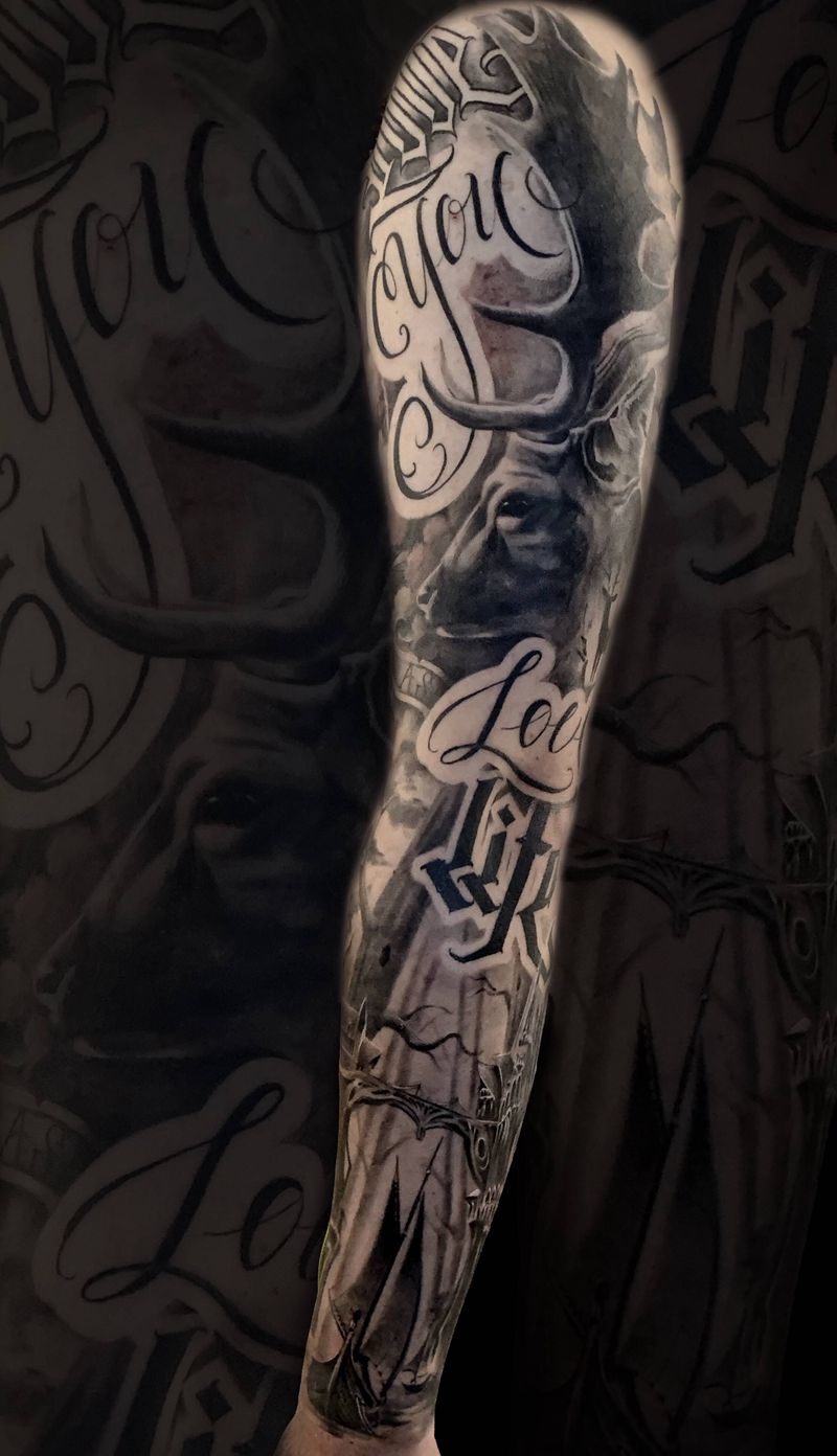 鲸鹿纹身图片_手臂欧美写实纹身图案