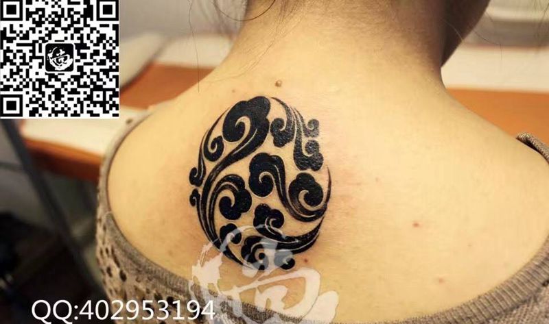 祥云赐福纹身图片