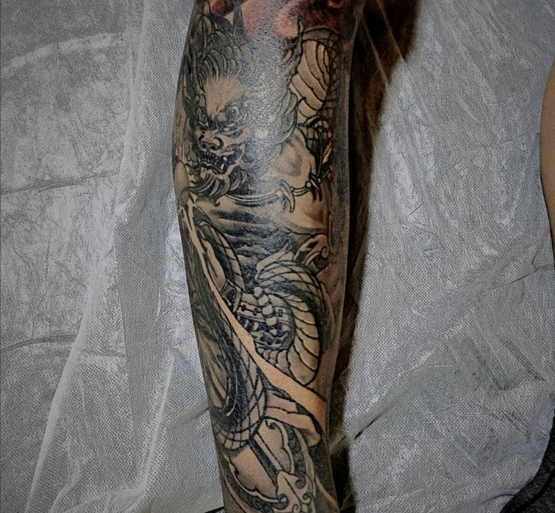 雷神纹身图片_腿部新传统雷神包小腿纹身图案