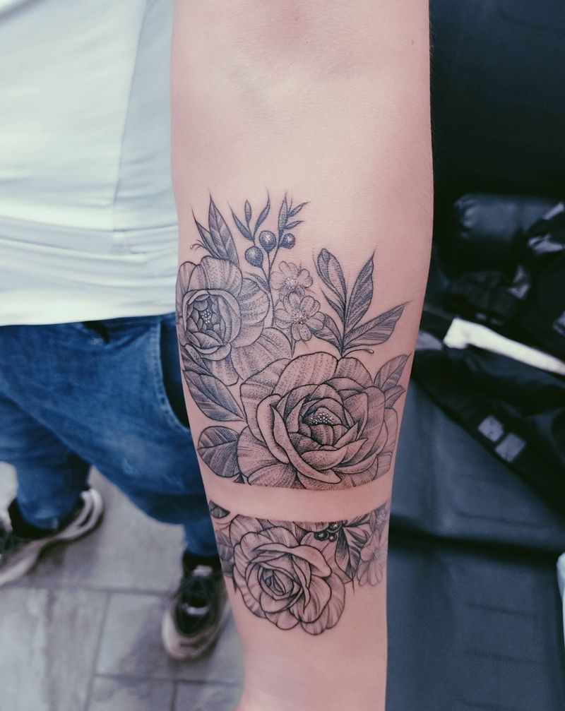 素花纹身图片_手臂点刺纹身图案