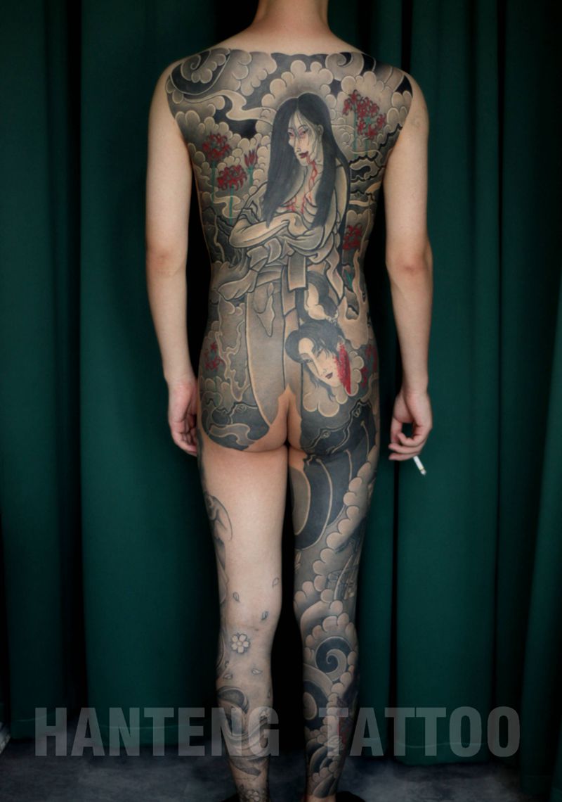 老传统满背纹身图片_背部腿部老传统老传统满背花腿纹身图案