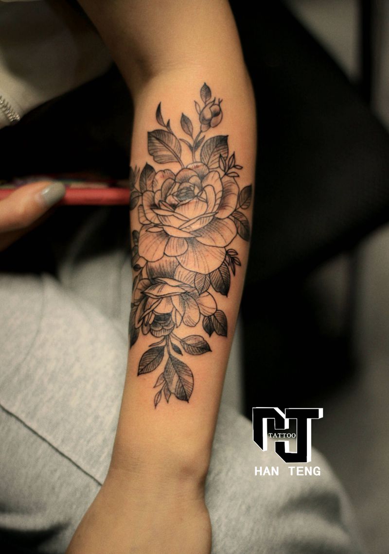 素花纹身图片_手臂点刺纹身图案