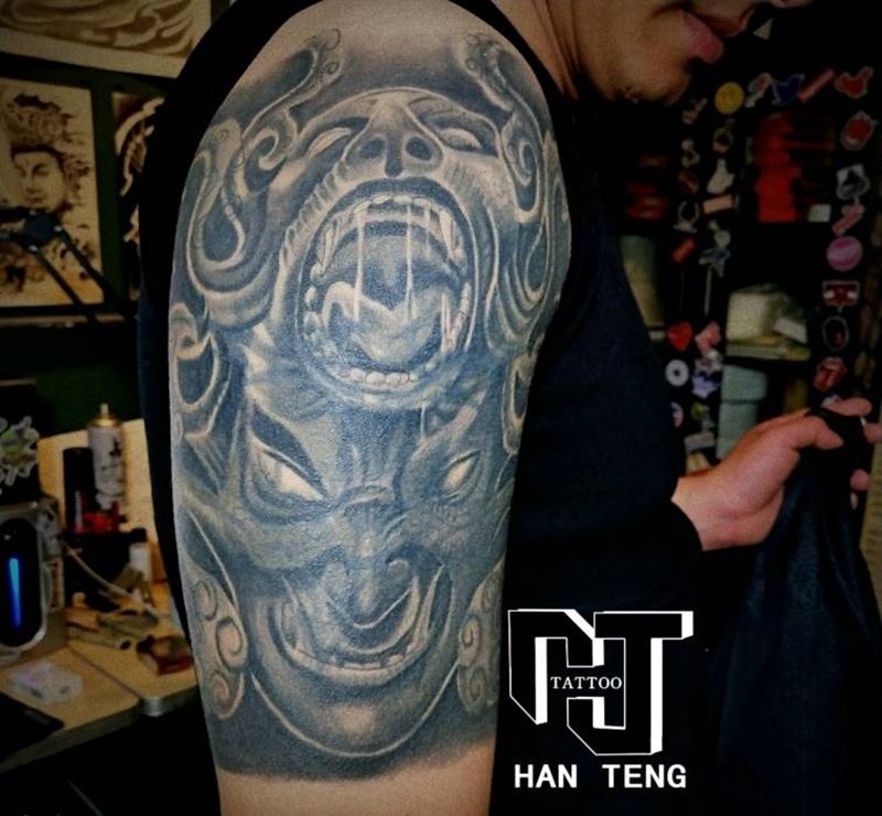 暴力遮盖纹身图片_手臂欧美写实遮盖纹身图案