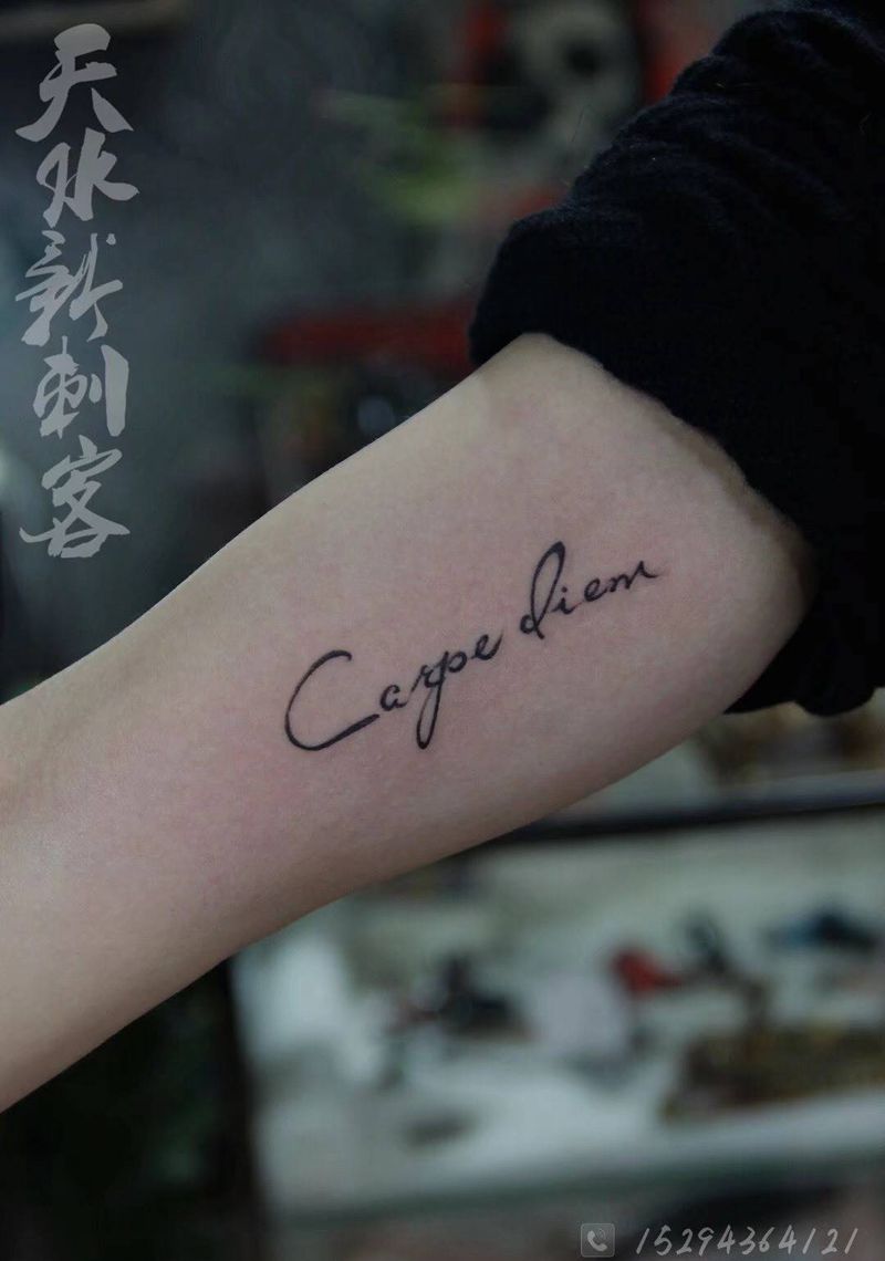 小字母纹身图片