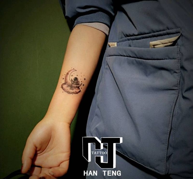 小清新纹身图片_手臂几何点刺纹身图案