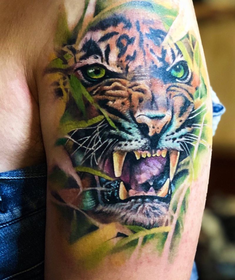 大脑斧纹身图片_手臂欧美写实老虎彩色写实纹身图案