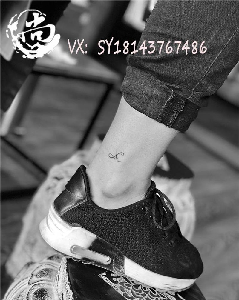 字母纹身图片