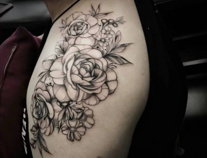 素花纹身图片_手臂肩部新传统纹身图案