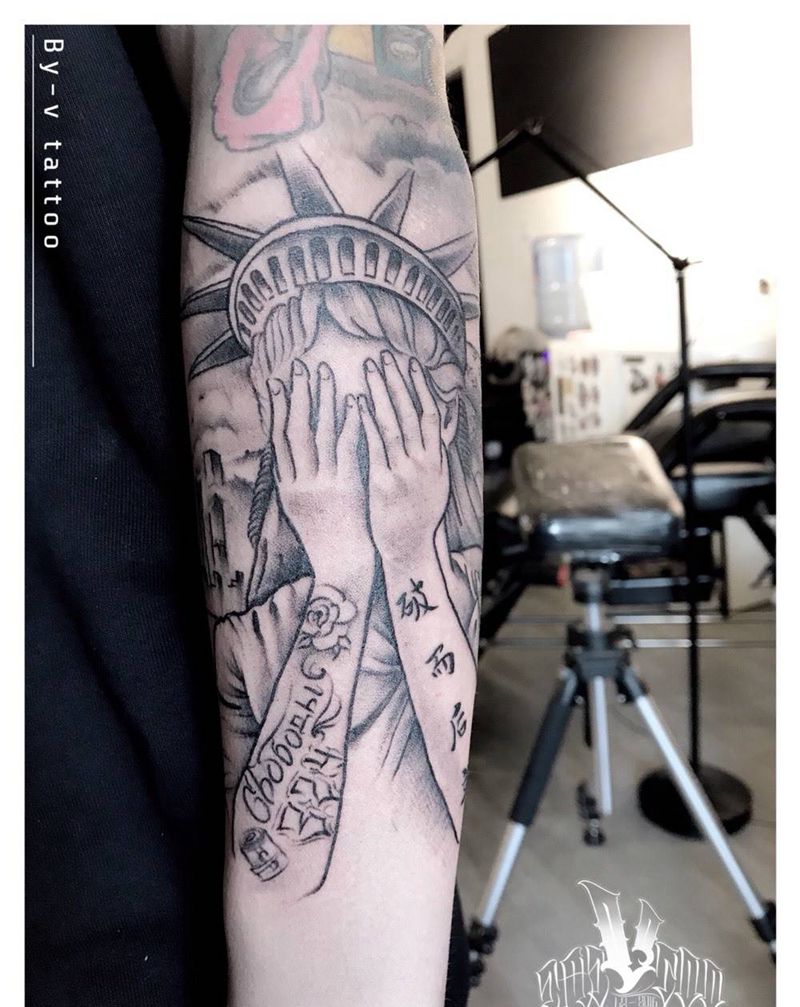 peace and love纹身图片