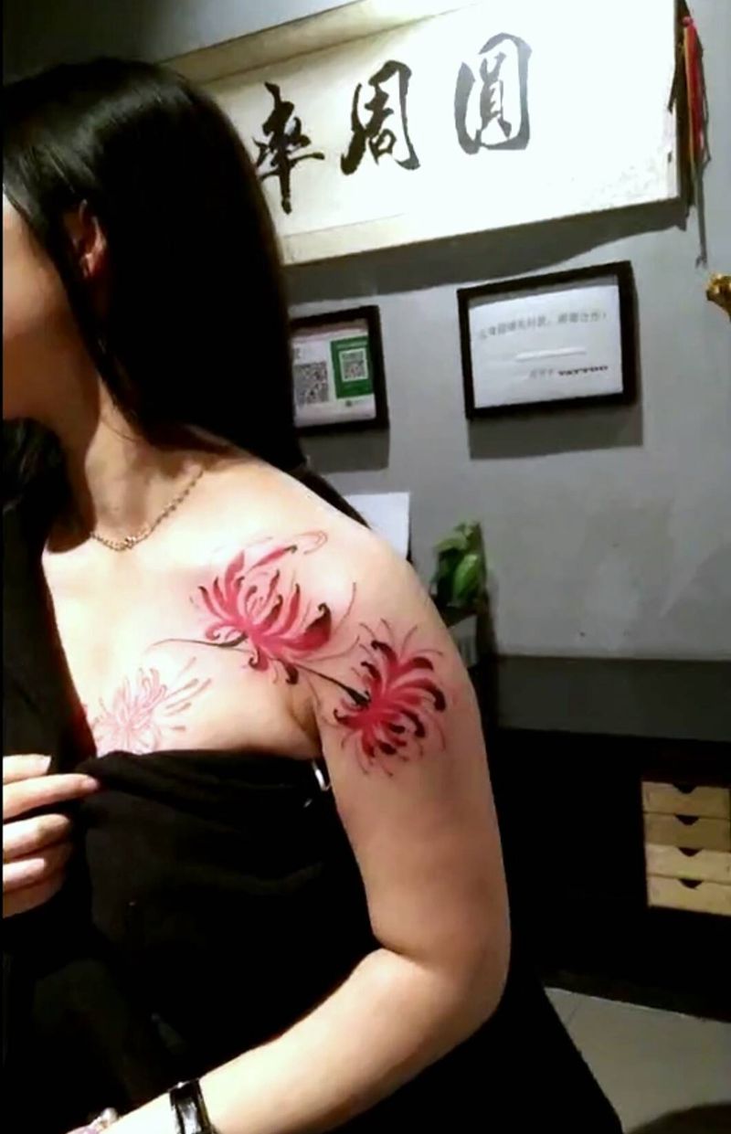 肩膀彼岸纹身图片