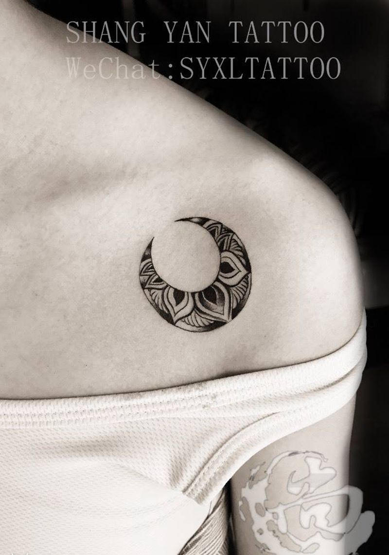 半月牙纹身图片