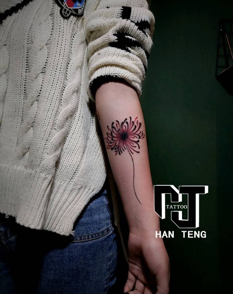 彼岸花纹身图片_手臂水彩水墨彼岸花纹身图案