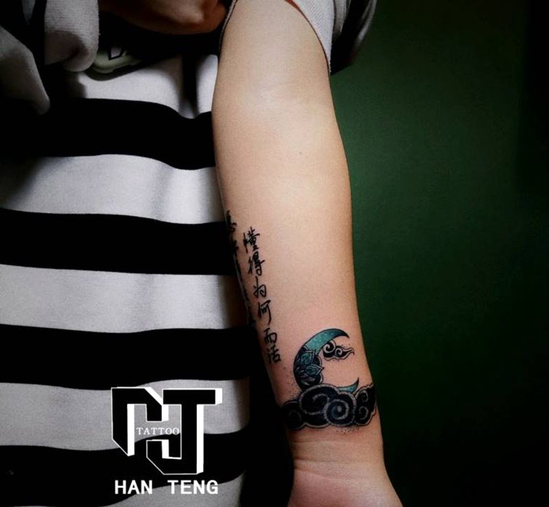 遮盖小图纹身图片_手臂点刺几何遮盖纹身图案