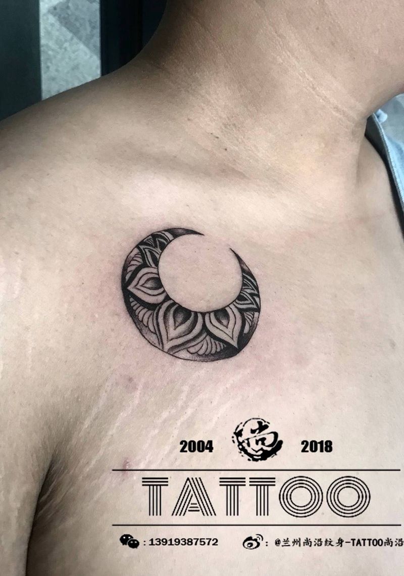 月牙梵纹身图片