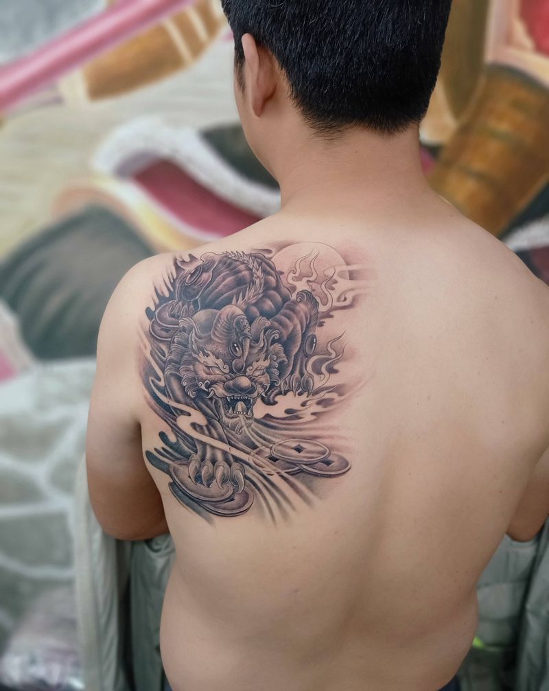 貔貅纹身图片_肩部新传统纹身图案