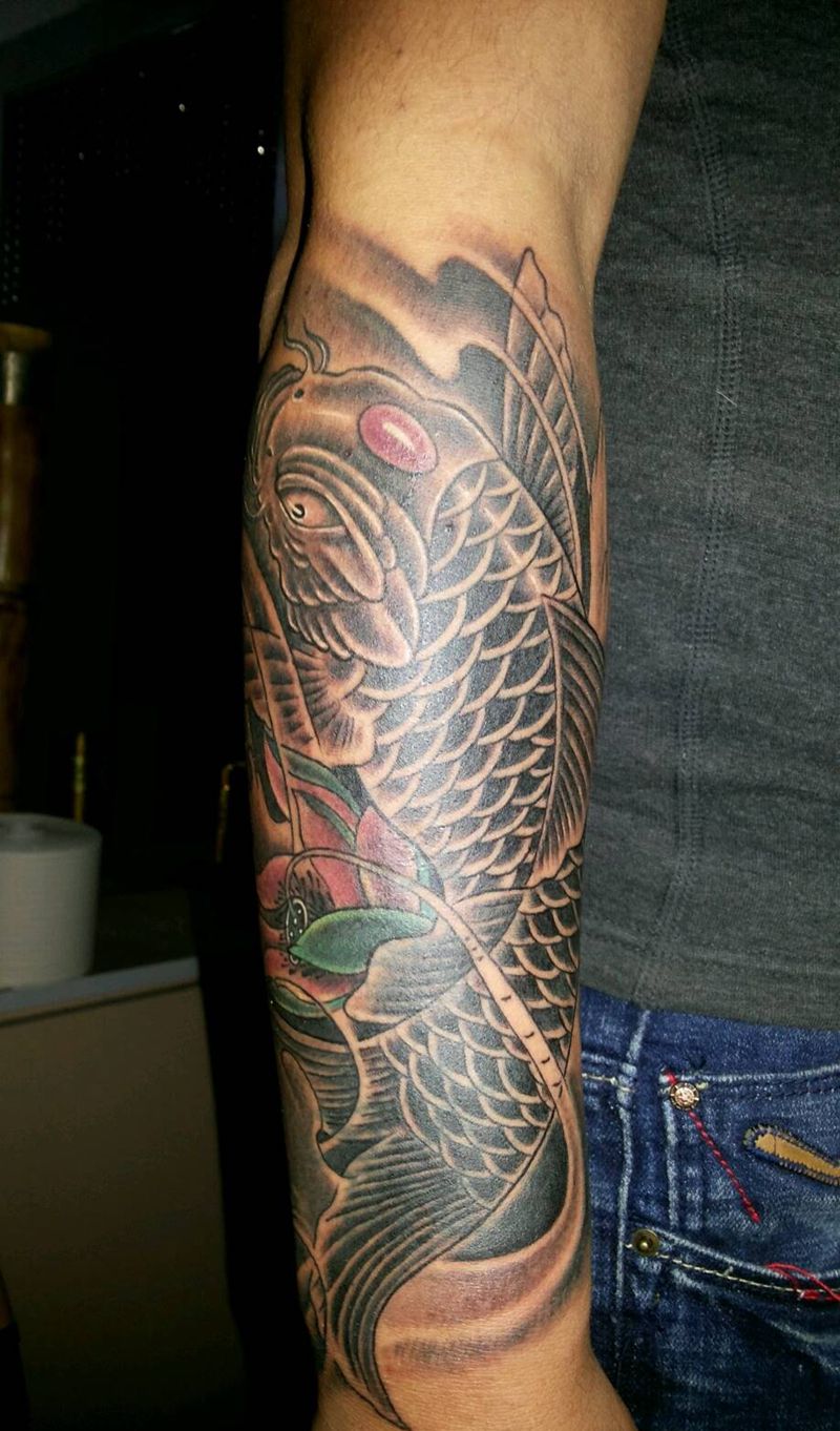 鲤鱼遮盖。纹身图片