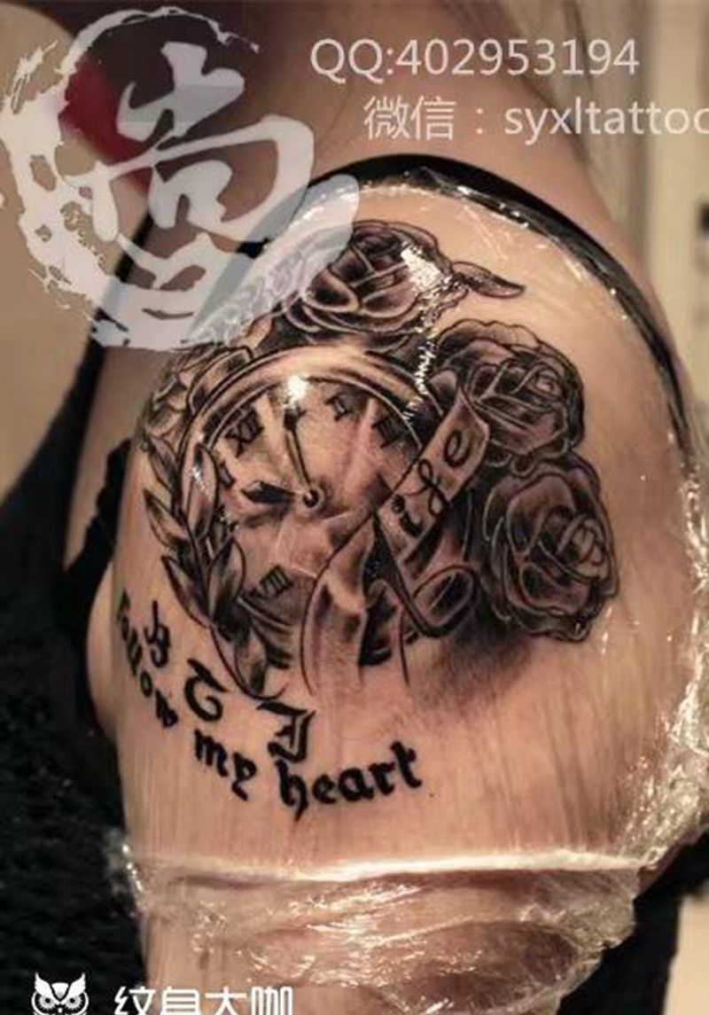 表中花纹身图片