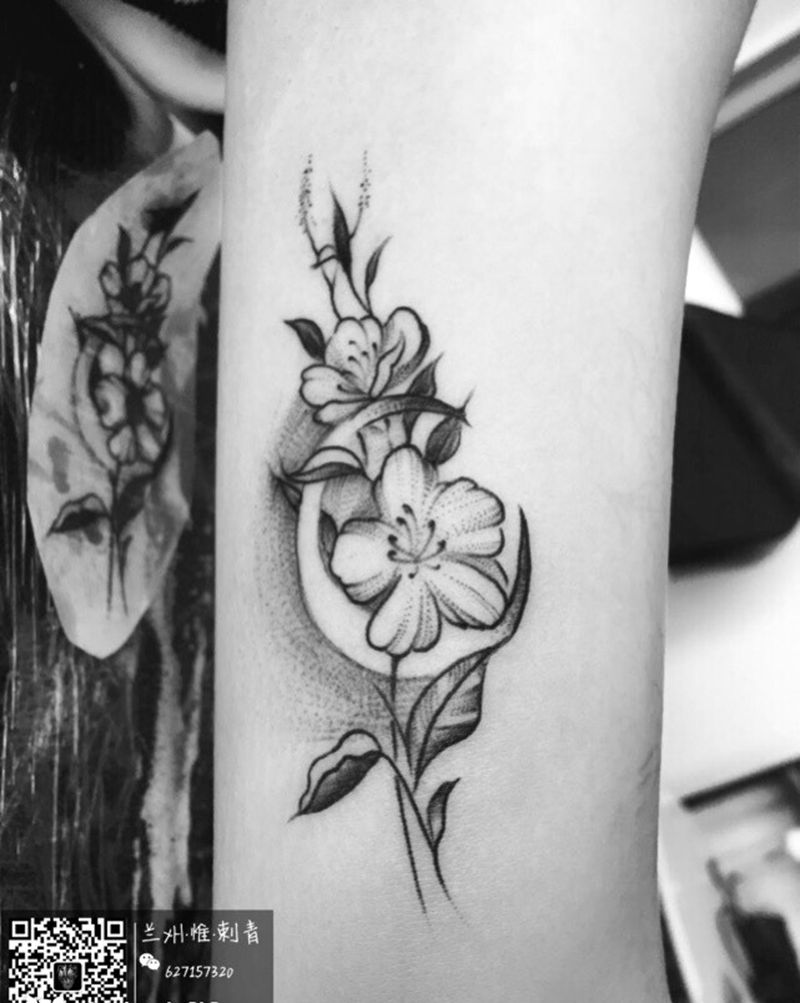 小清新纹身图片_成品手臂清新植物纹身图案