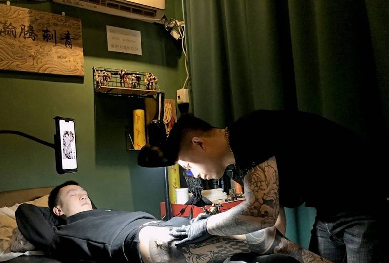 老传统花腿纹身图片_腿部臀部老传统老传统花腿纹身图案