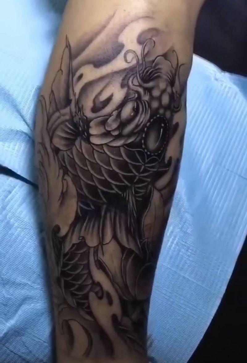 小腿锦鲤纹身图片