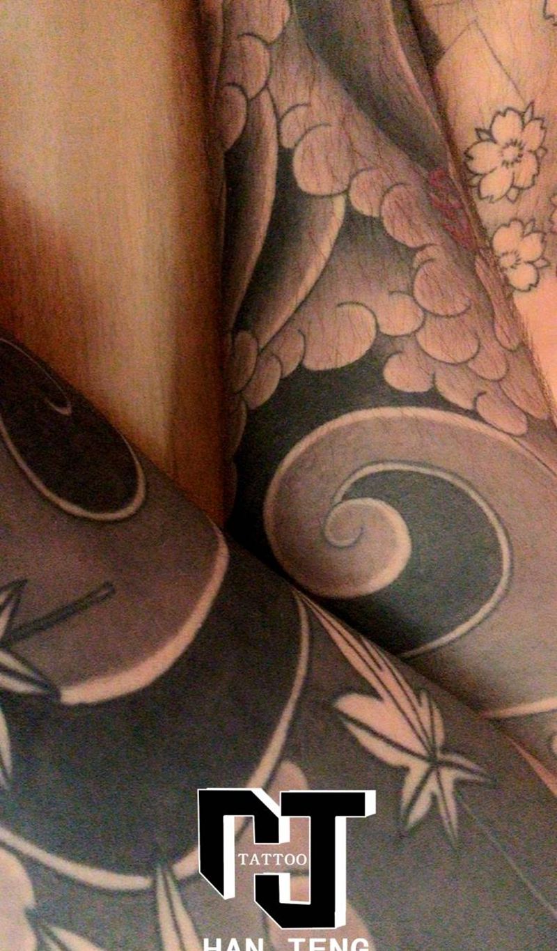 花腿买家秀纹身图片_腿部臀部老传统老传统花腿纹身图案