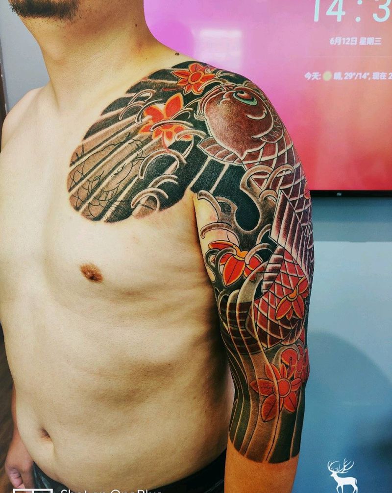 鲤鱼纹身图片_手臂老传统纹身图案