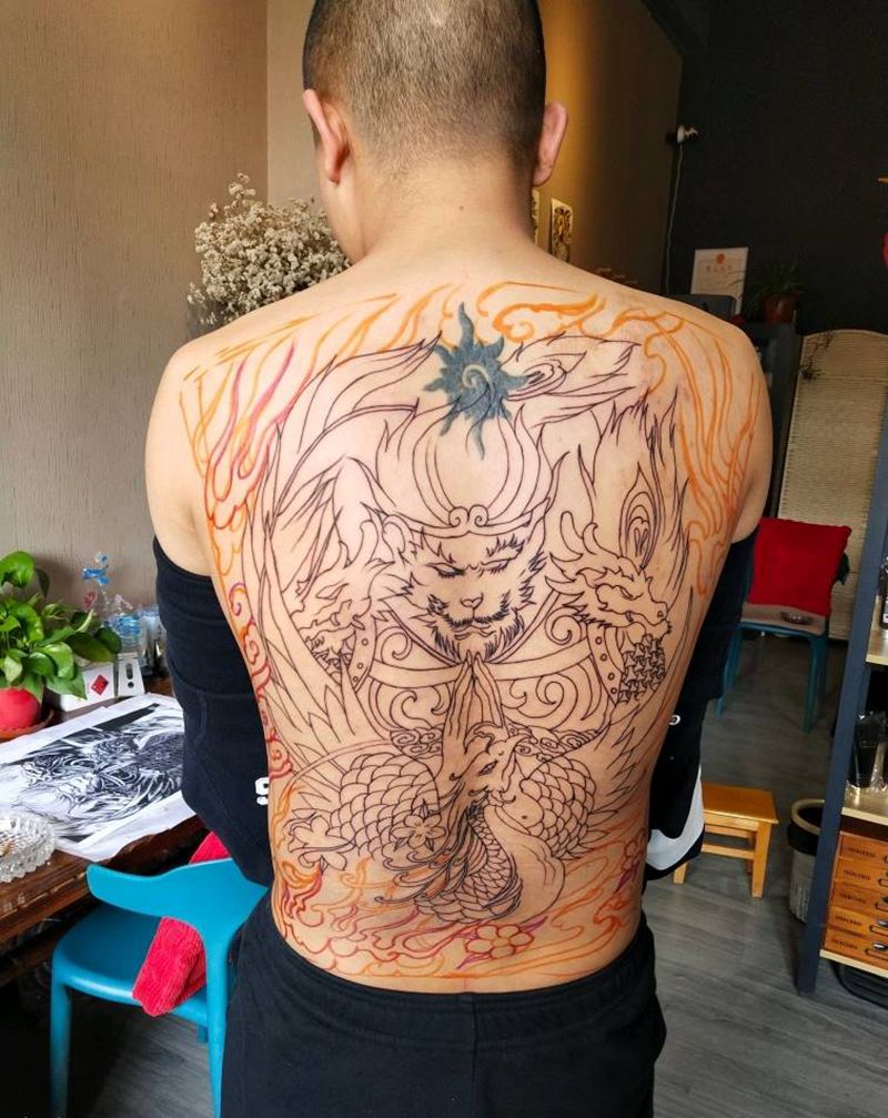 满背猴子纹身图片_背部新传统猴子孙悟空纹身图案