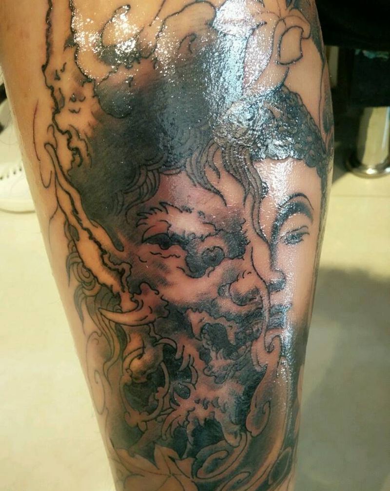 小腿善恶纹身图片