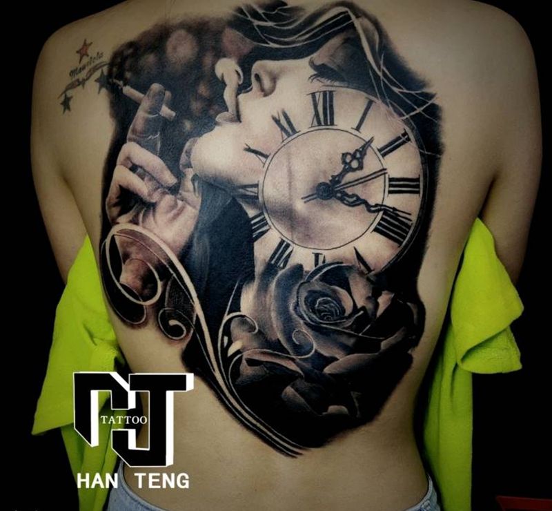 写实美女纹身图片_背部欧美写实写实美女纹身图案